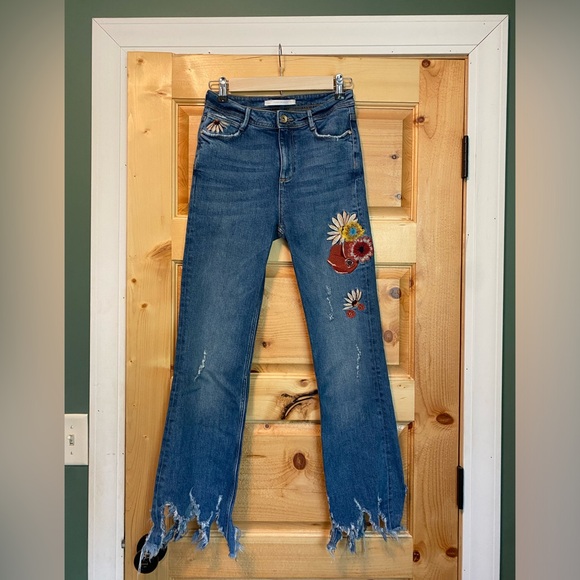 Zara Denim - Zara jeans with floral embroidery
